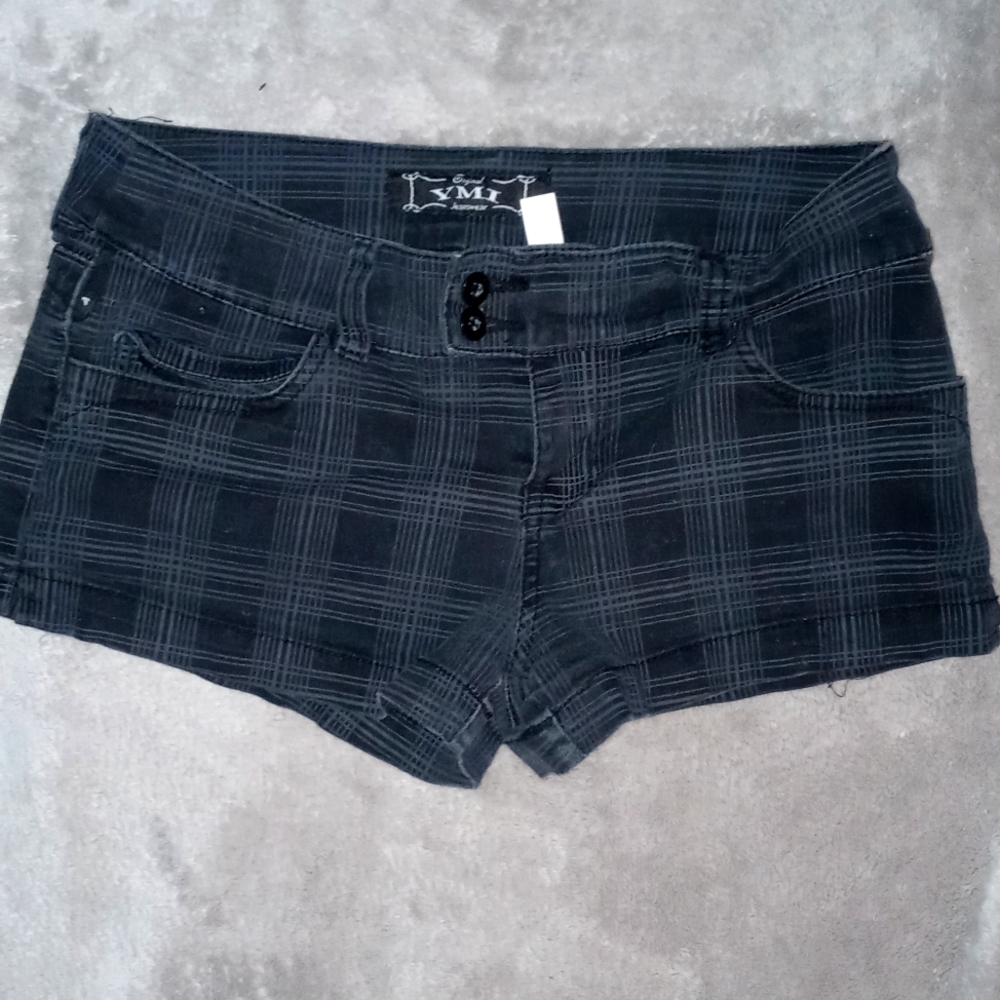 YMI shorts black Size 9